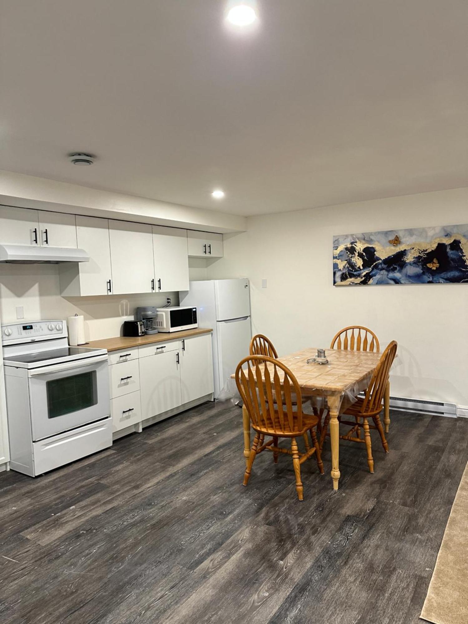 Central Halifax One Bedroom Apartment In Clayton Park 外观 照片